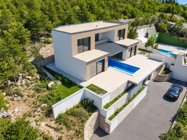 Neue Luxusvilla mit Swimmingpool, Garage und Meerblick, Bild 3