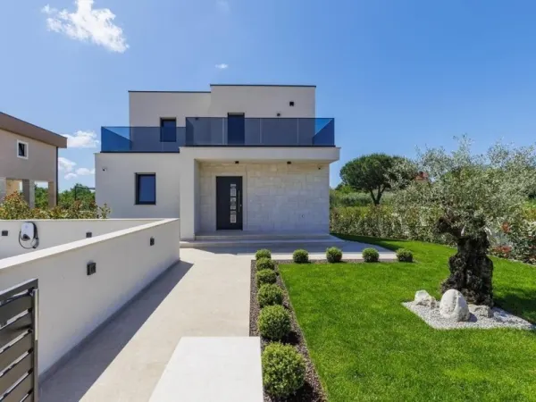 Moderne Villa mit beheiztem Pool, Whirlpool und Sauna, Bild 2