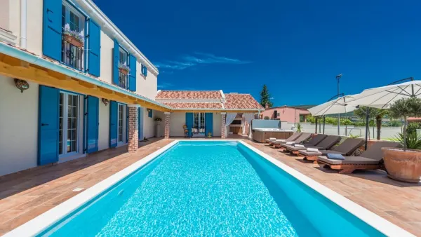 Villa in Karin