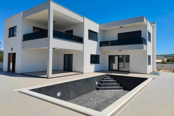 Villa im Bau mit eigenem Pool und weiter Aussicht über das Archipel, Bild 3
