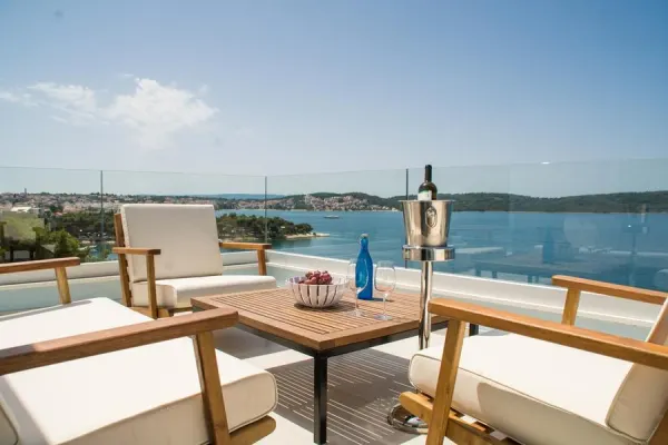 Luxuriöses Penthouse auf zwei Ebenen mit Blick auf das Meer, Bild 2