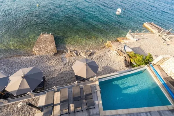 Villa direkt am Strand mit Swimmingpool, Halbinsel Peljesac, Bild 2