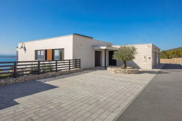 Moderne Villa mit Pool, Meerblick und Garage, Bild 3
