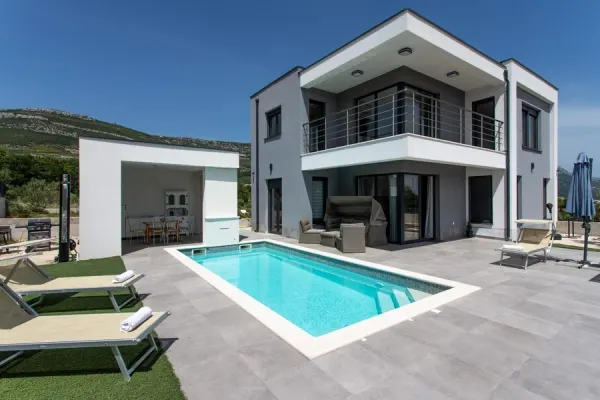 Villa in Kastela