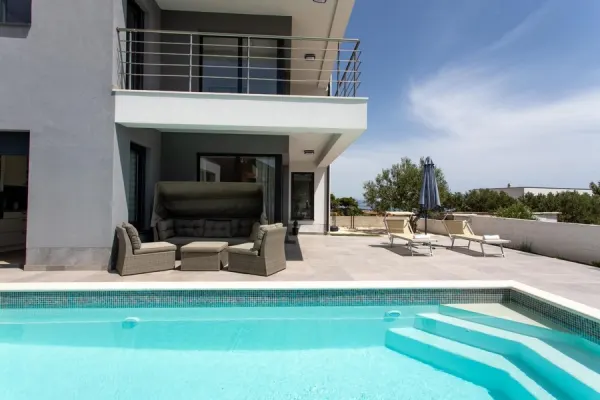 Moderne Villa mit Pool und Meerblick, Bild 2