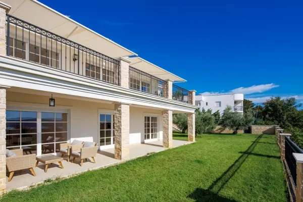 Mediterrane Luxusvilla mit Panorama-Meerblick und Infinity-Swimmingpool, Bild 3