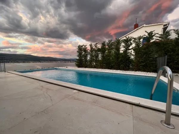 Kroatien, Insel Ciovo: Neue Luxusvillen im Areal am Meer (Dalmatien), Bild 2