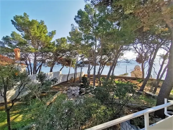 Grundstück in Insel Brac