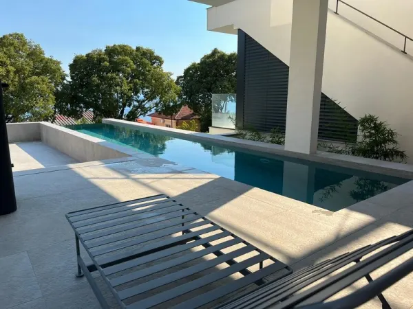 Traumhafte Luxusvilla mit Infinity-Pool und Meerblick, Bild 3
