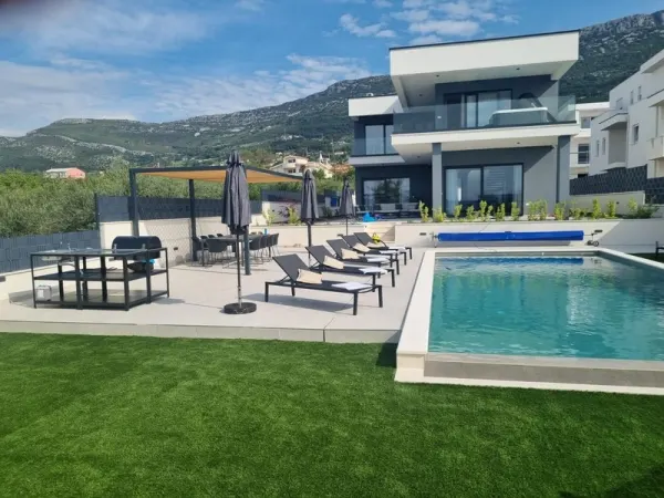 Villa in Kastela