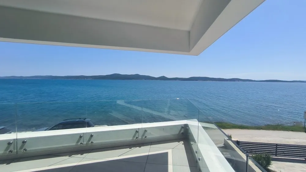 Neubau-Appartements direkt am Meer - mit Dachterrasse