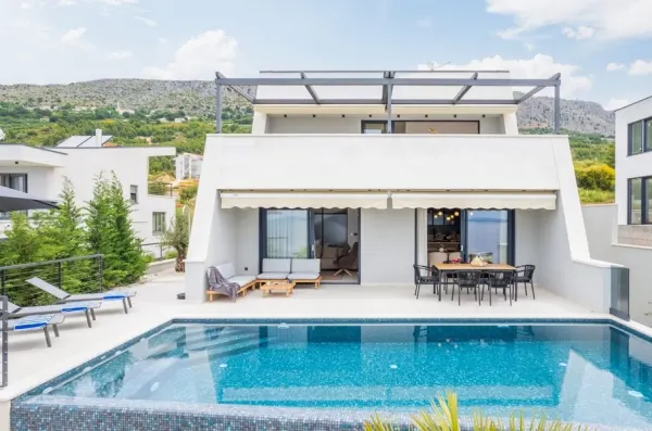 Moderne Luxusvilla mit schönem Panorama-Meerblick, Region Split, Bild 2