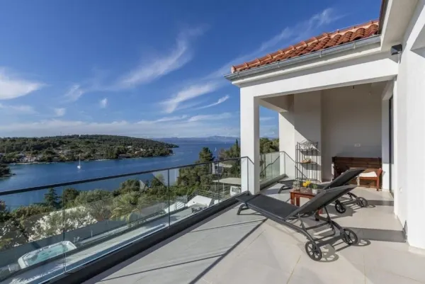 Insel Solta: Mediterrane Villa mit Pool und wunderschönem Meerblick, Bild 2