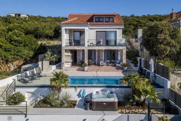 Insel Solta: Mediterrane Villa mit Pool und wunderschönem Meerblick, Bild 3