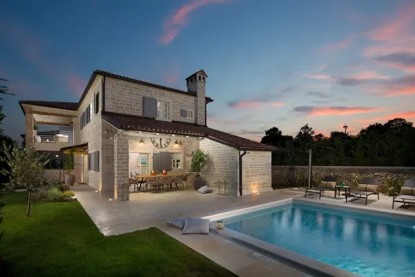 Steinvilla in mediterranem Stil mit Pool in Kanfanar, Region Istrien, Bild 2