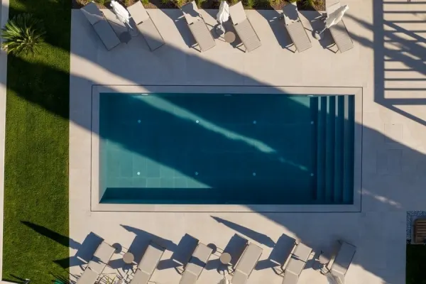 Luxuriöse Maisonettewohnung mit Meerblick und Community-Pool, Bild 2