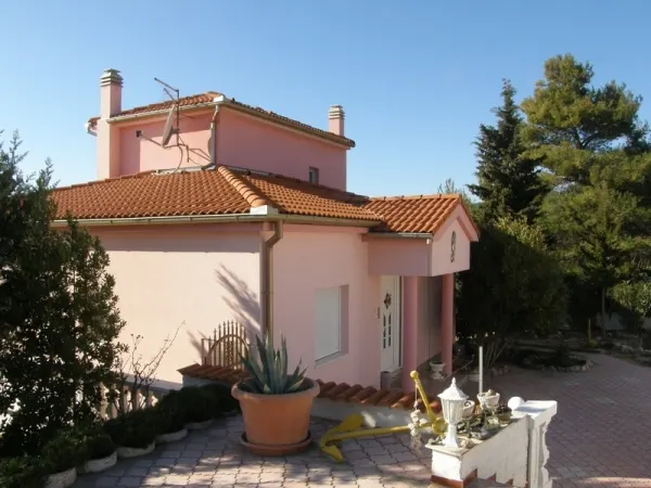 Villa mit Swimmingpool und Meerblick, Bild 2