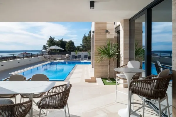 Exklusive Villa mit Meerblick in ruhiger Lage, Region Razanac, Bild 3