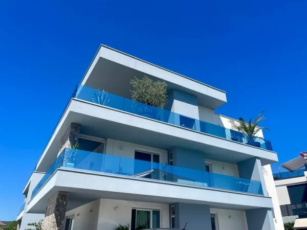 Moderne Wohnung mit Garten und Swimmingpool, Bild 2