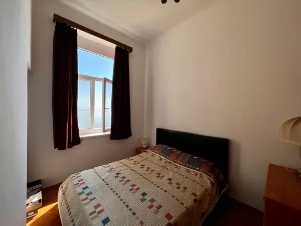 Appartement in historischer Villa direkt am Meer / Lungomare, Bild 3