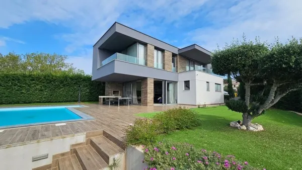 Moderne Villa mit Swimmingpool und Meerblick, Bild 3