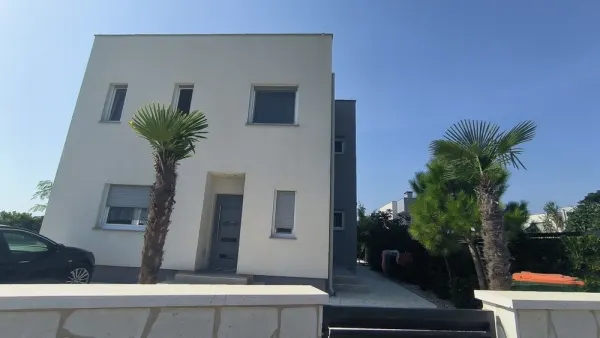Moderne Villa mit Swimmingpool und Meerblick, Bild 3