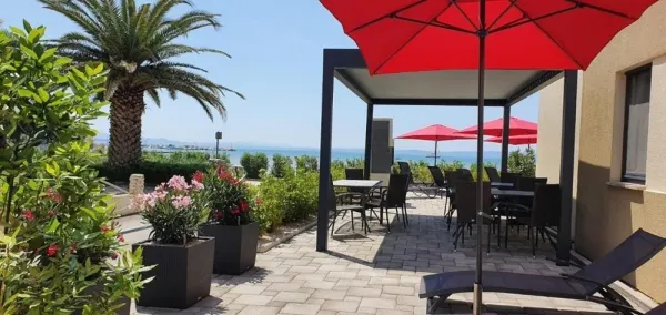 Haus mit drei Wohnungen direkt am Strand, Bild 2