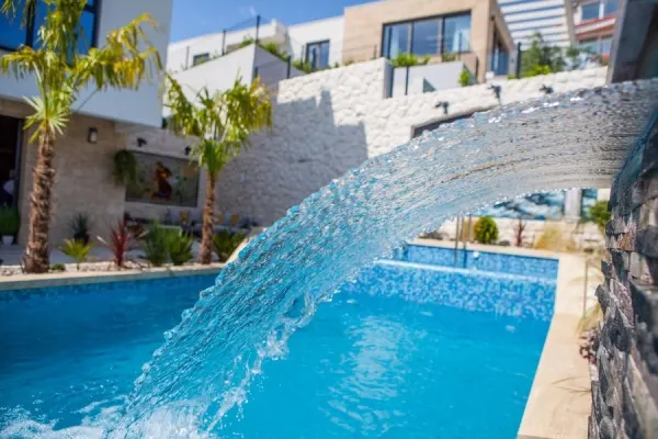 Luxuriöse Villa mit Pool und Meerblick, Bild 3