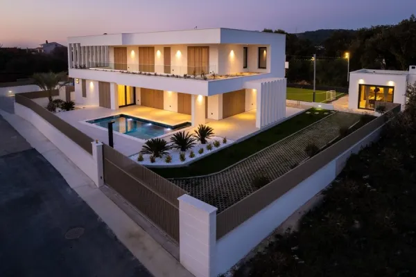 Traumhafte Villa mit Swimmingpool in ruhiger Lage, Bild 2