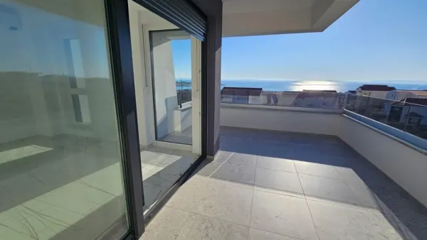 Modernes Penthouse mit Meerblick im Neubau, Bild 2