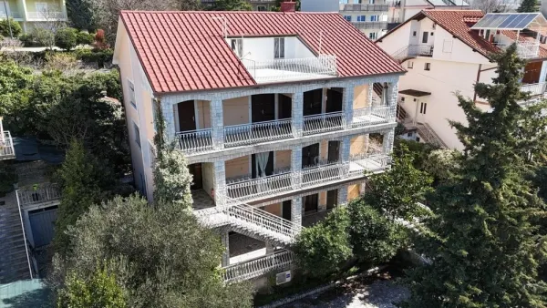 Apartmenthaus nahe dem Meer - mit 10 Wohnungen, Bild 3