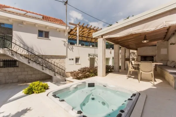 Mediterranes Haus mit Blick auf das Meer, Bild 2