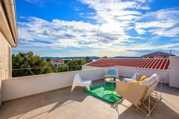Moderne Villa mit mediterranen Elementen nahe dem Meer, Bild 3
