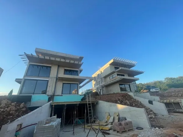 Moderne Maisonettewohnung mit Pool und Blick auf das Meer, Bild 2