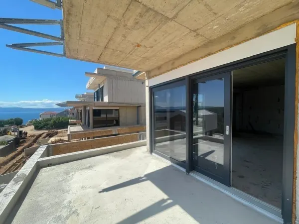 Moderne Maisonettewohnung mit Pool und Blick auf das Meer, Bild 3