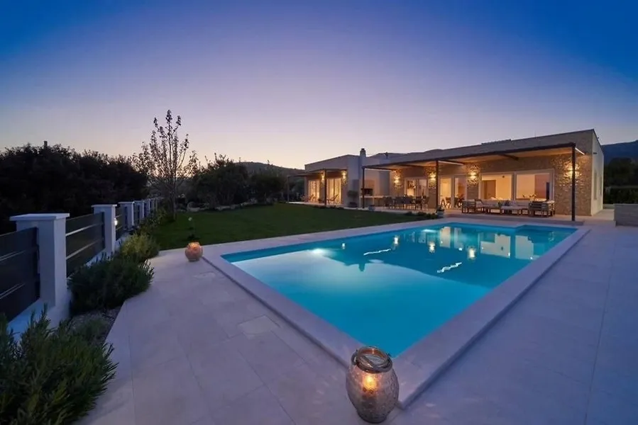 Moderne Villa mit Swimmingpool