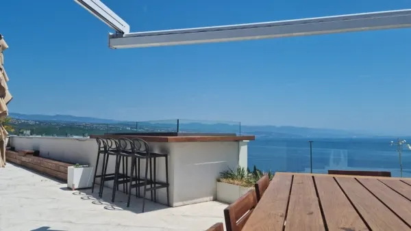 Luxuriöses Penthouse mit privater Dachterrasse und traumhaftem Meerblick, Bild 2