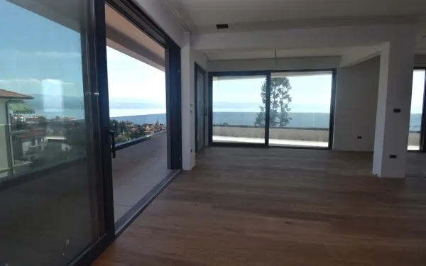 Moderne Penthouses mit Panorama-Meerblick, Bild 2