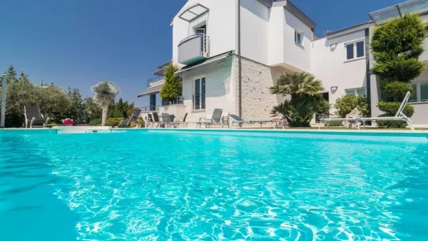 Mediterrane Villa nahe dem Meer, Region Pula, Bild 2