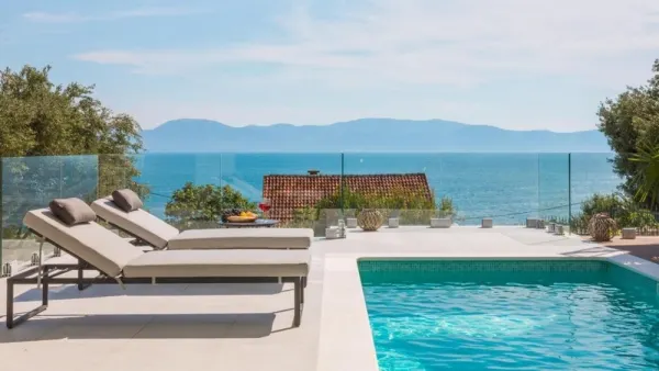 Moderne Villa mit Panoramablick und In- und Outdoorpool, Makarska Riviera, Bild 2