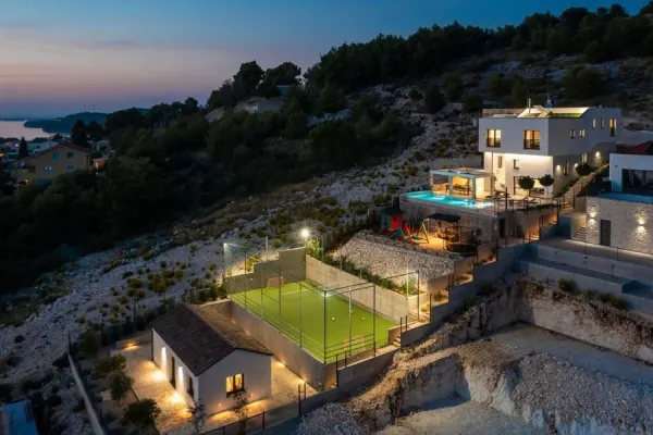 Moderne Villa mit Infinity-Pool und Panorama-Meerblick, Region Sibenik, Bild 3