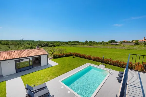 Mediterrane Villa mit Pool und Meerblick, Bild 3