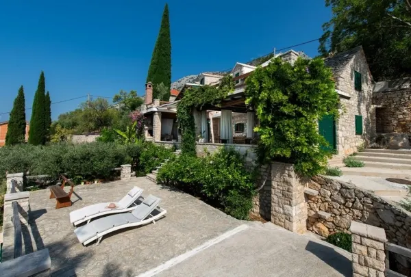 Mediterranes Steinhaus mit Panorama-Meerblick, Bild 3