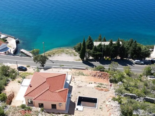 Villa in Karlobag
