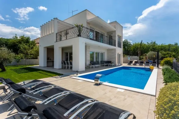 Moderne Luxusvilla mit Pool und Meerblick, Bild 3