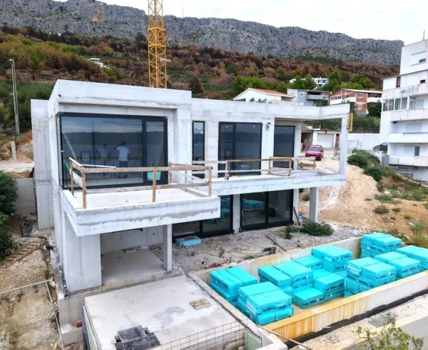 Moderne Luxusvilla nahe dem Meer, Region Omis, Bild 2