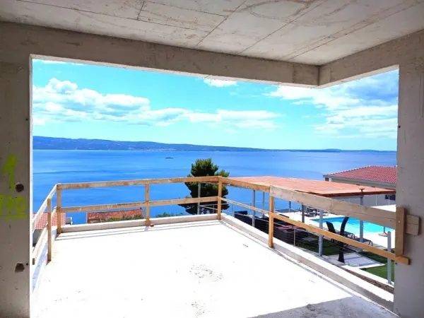 Moderne Luxusvilla nahe dem Meer, Region Omis, Bild 3