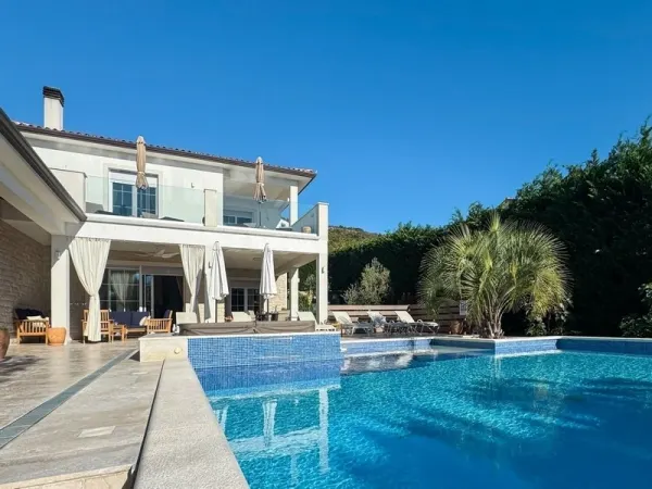 Villa mit Swimmingpool in ruhiger Lage, Region Labin, Bild 2