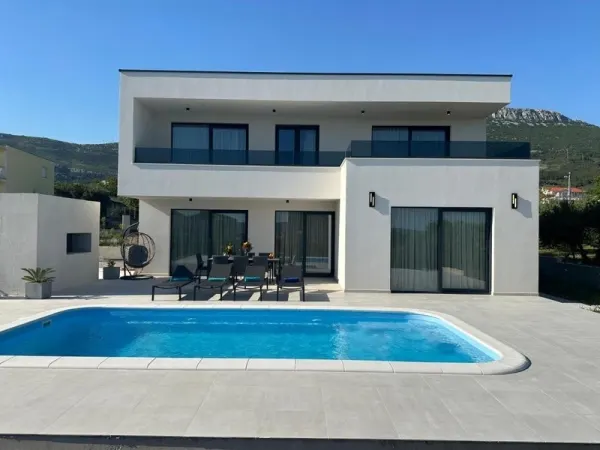 Villa in Kastela