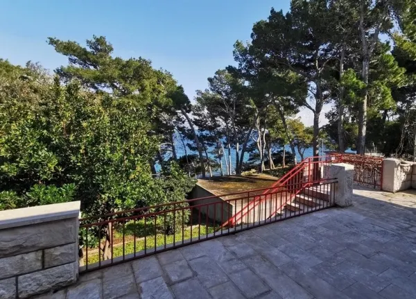 Mediterranes Steinhaus direkt am Meer, Bild 3